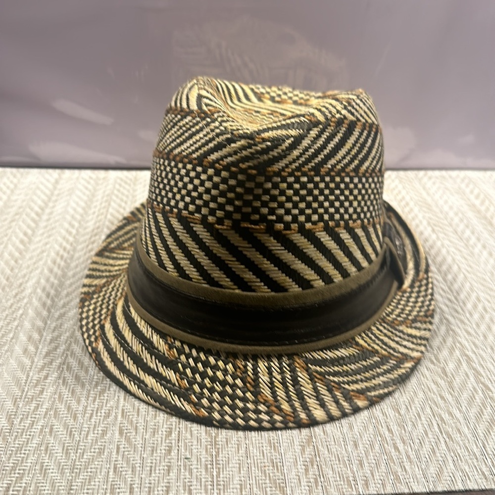 Men’s hat - Picture 2 of 3